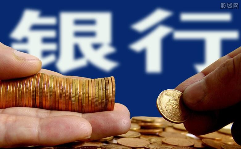 拿现金买黄金、宝石超10万元要上报！央行新规8月来袭