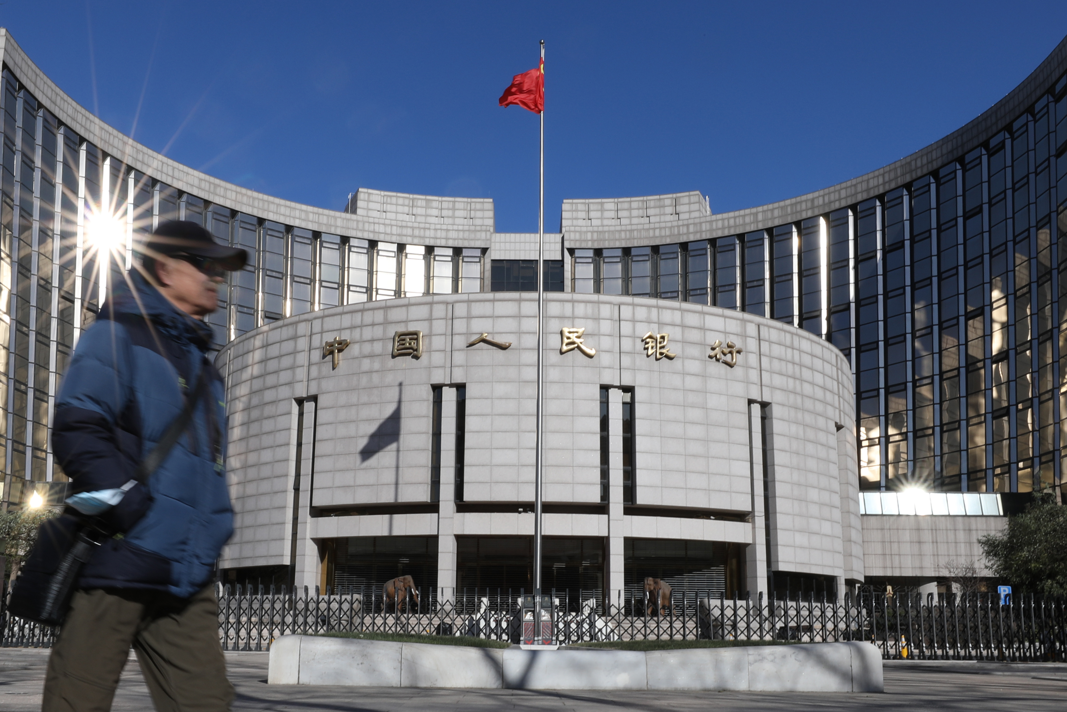 全球央行“购金热”持续 为什么连续增持？